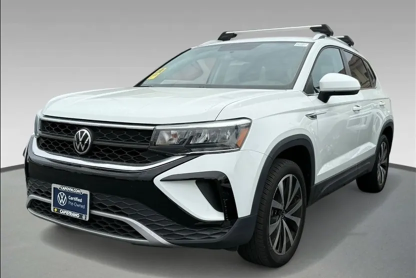 2022 Volkswagen Taos SE photo 1
