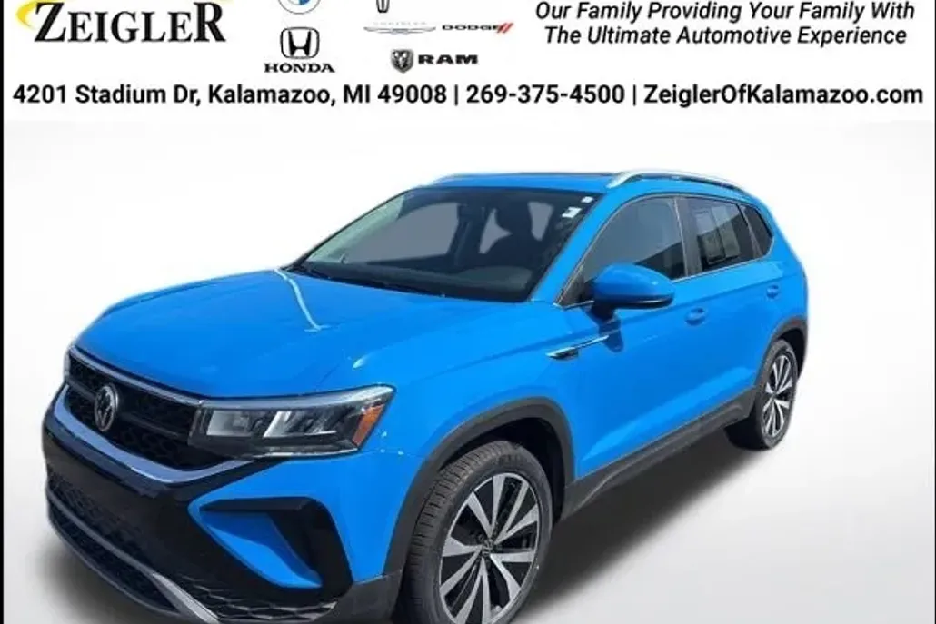 2022 Volkswagen Taos SE photo 1