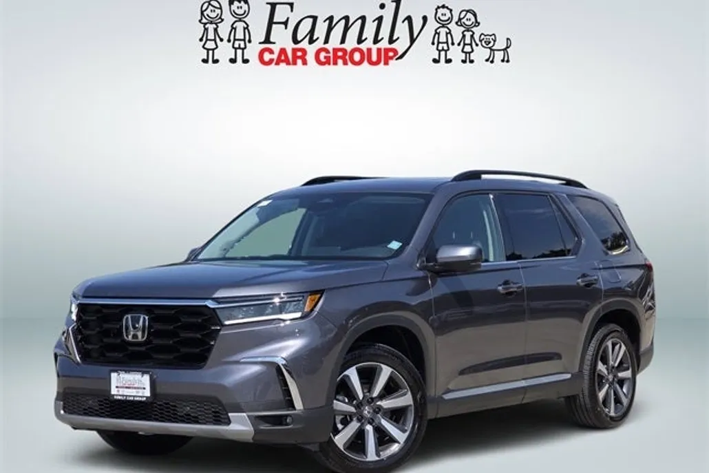 2025 Honda Pilot Touring photo 1