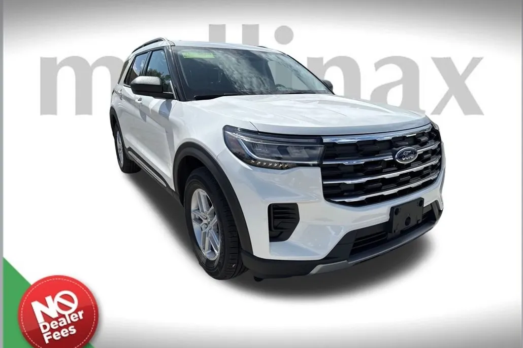 2025 Ford Explorer photo 1