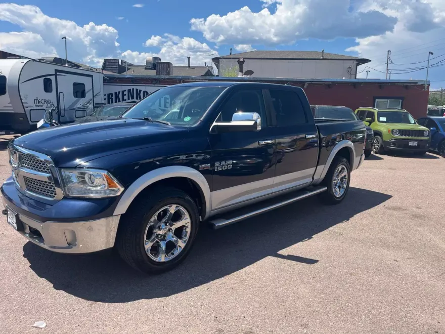 2016 Ram 1500 Laramie photo 1