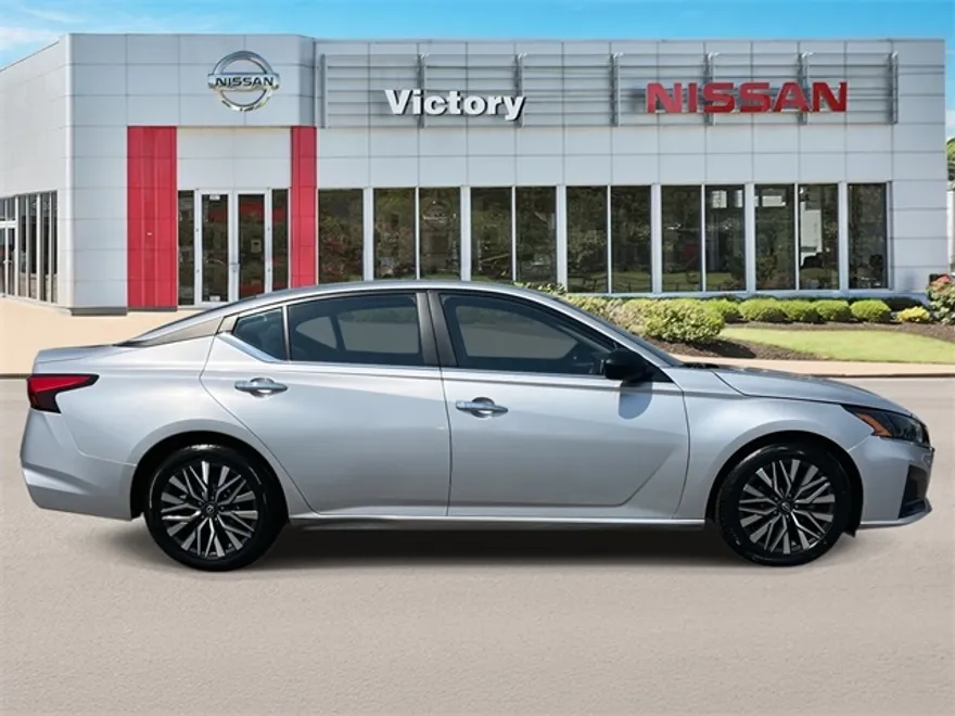2024 Nissan Altima 2.5 SV photo 1