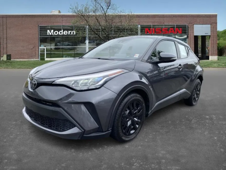 2020 Toyota C-HR LE photo 1