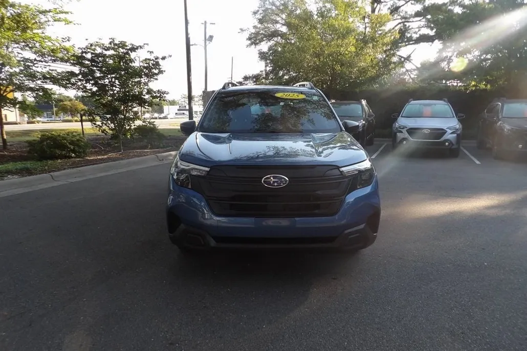 2025 Subaru Forester photo 1
