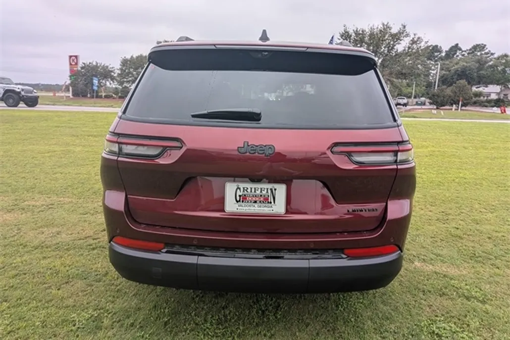 2025 Jeep Grand Cherokee Limited photo 1