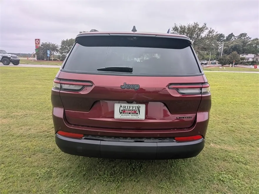 2025 Jeep Grand Cherokee Limited photo 1