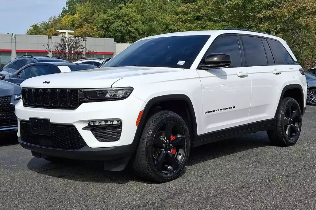 2023 Jeep Grand Cherokee Limited photo 1
