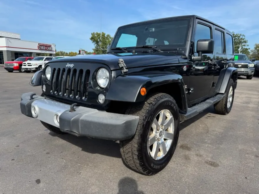 2015 Jeep Wrangler Unlimited Sahara photo 1