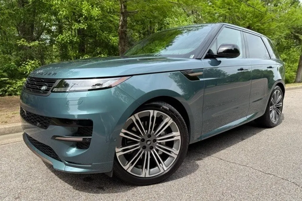 2025 Land Rover Range Rover Sport SE photo 1