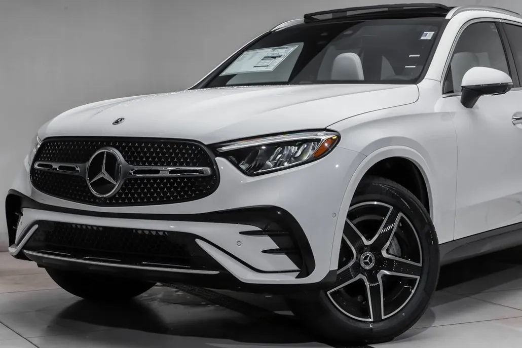 2026 Mercedes Benz GLC 300 4MATIC photo 1