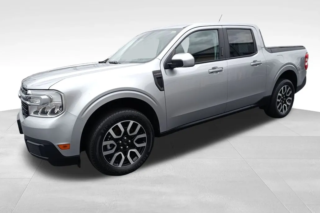 2022 Ford Maverick Lariat photo 1