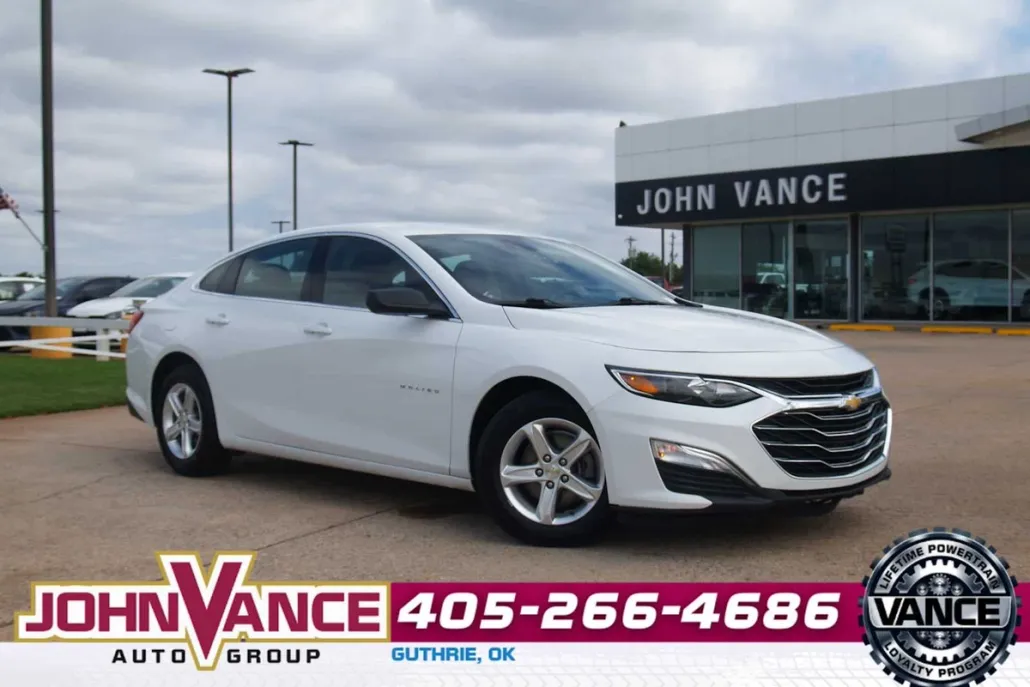 2023 Chevrolet Malibu LS photo 1