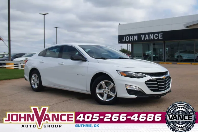 2023 Chevrolet Malibu LS photo 1