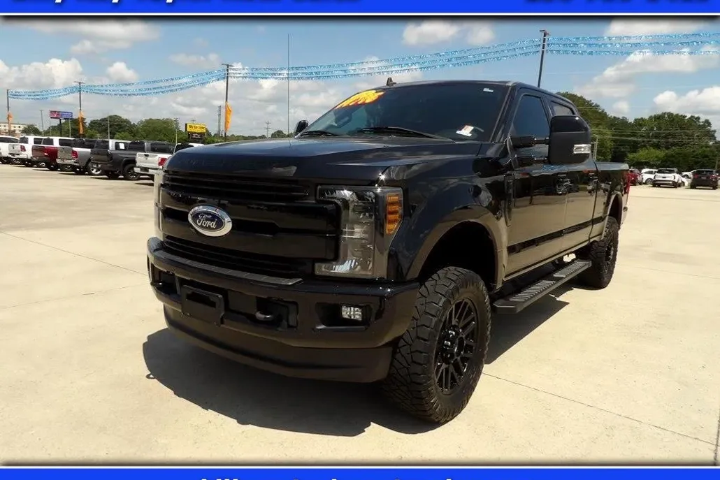2019 Ford F-250 Lariat photo 1