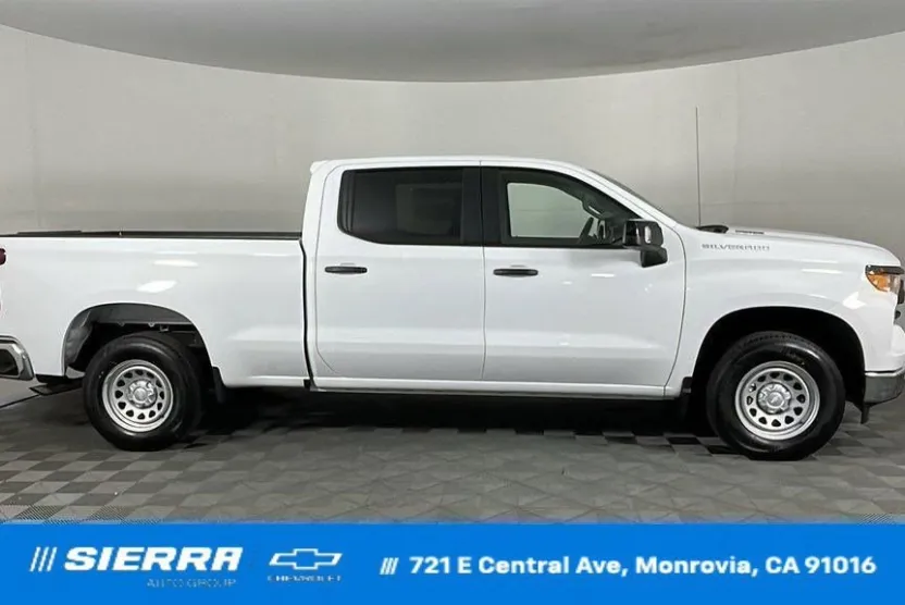 2025 Chevrolet Silverado 1500 photo 1