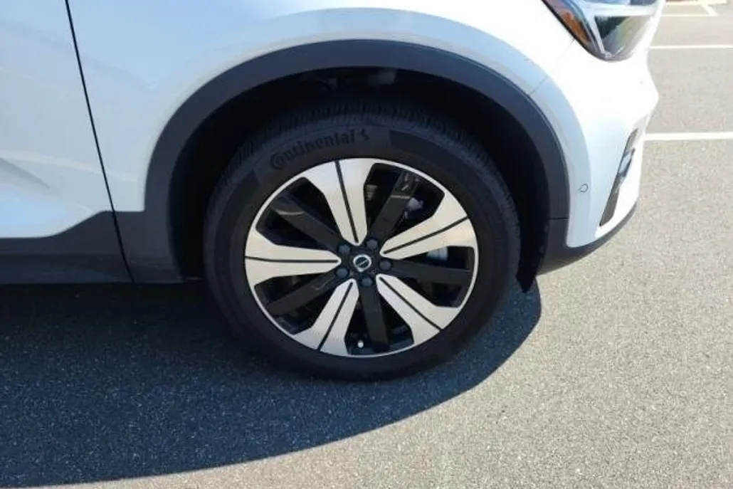2023 Volvo C40 Recharge Plus photo 1
