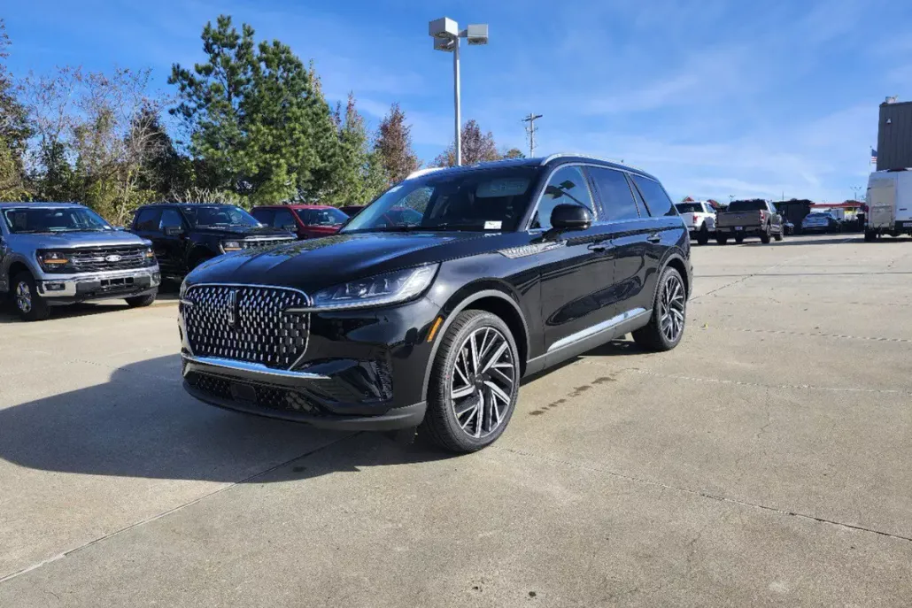 2025 Lincoln Aviator Reserve photo 1