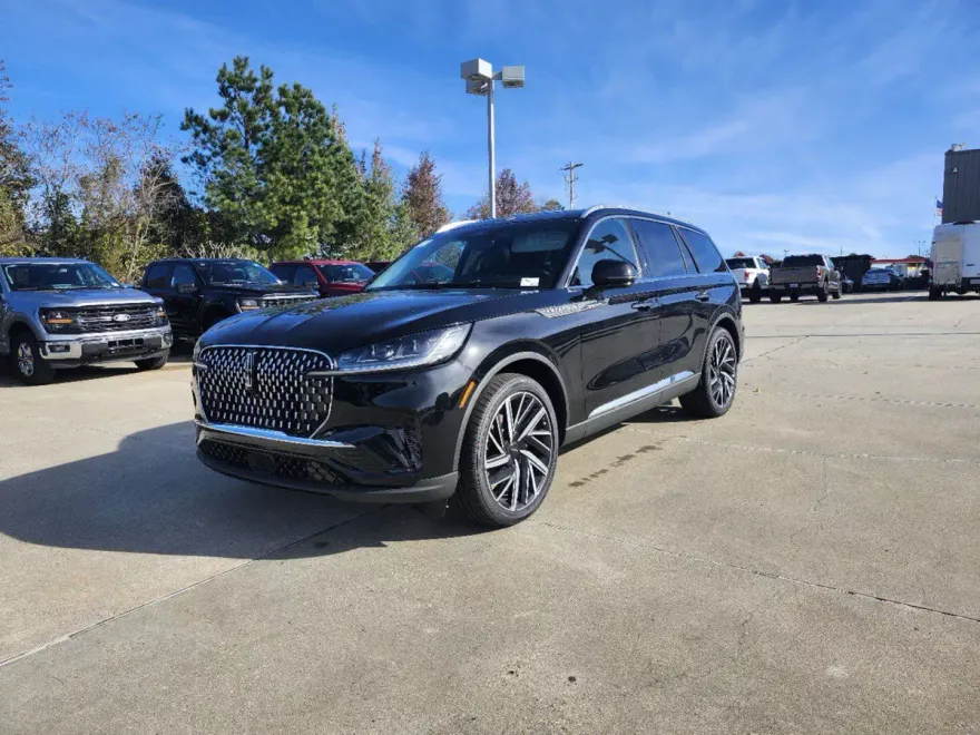 2025 Lincoln Aviator Reserve photo 1