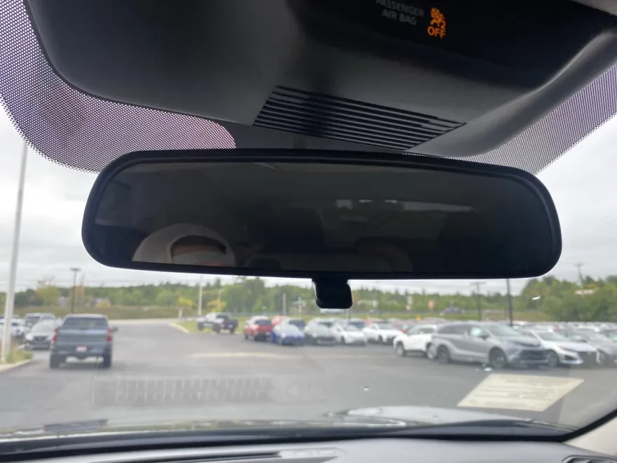 2026 Nissan Kicks SR photo 1