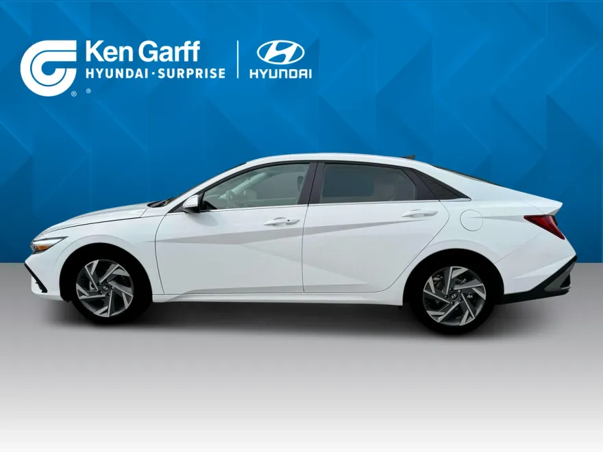 2025 Hyundai Elantra SEL Convenience photo 1