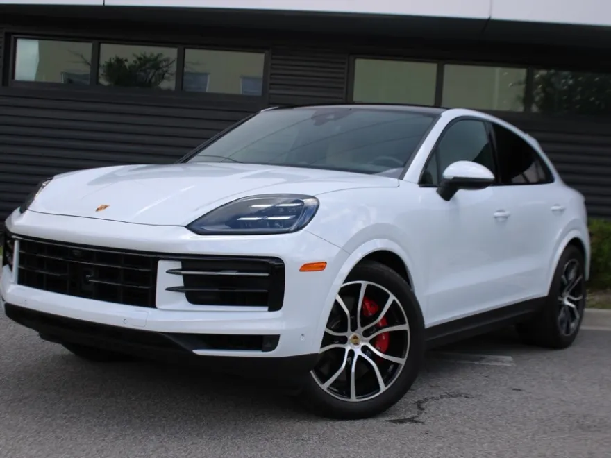 2024 Porsche Cayenne Coupe S photo 1