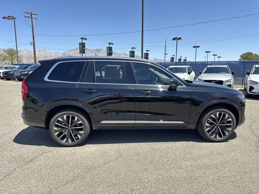 2025 Volvo XC90 T8 Plus photo 1
