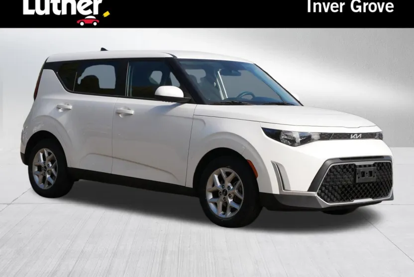 2023 Kia Soul LX photo 1