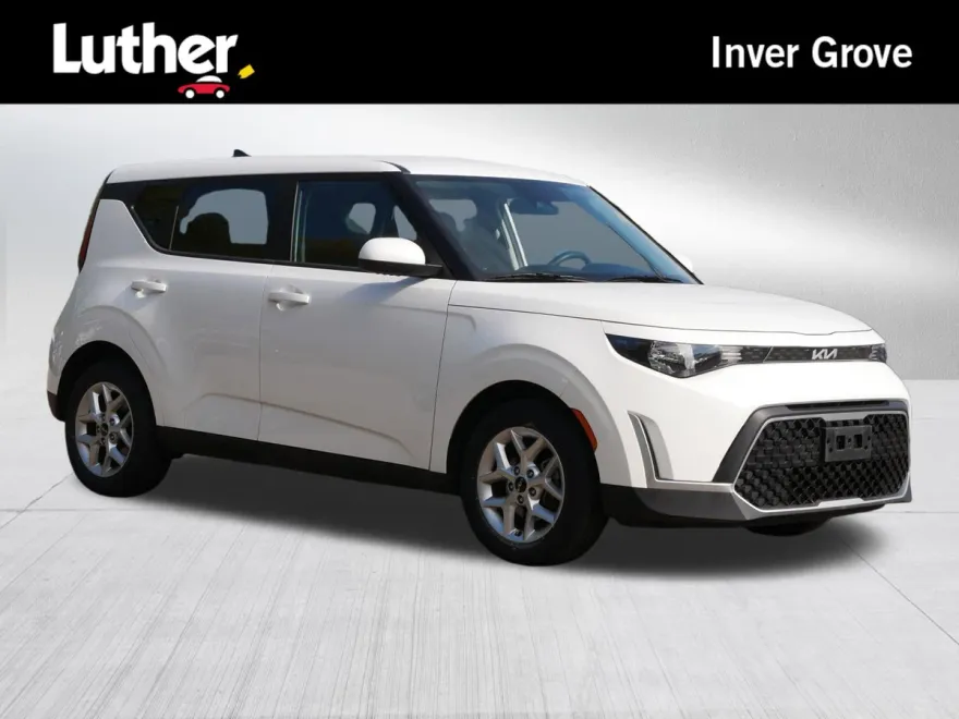 2023 Kia Soul LX photo 1