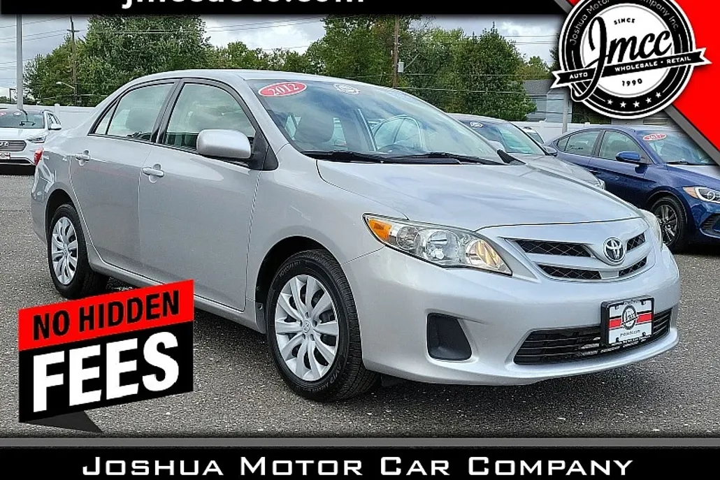 2012 Toyota Corolla LE photo 1