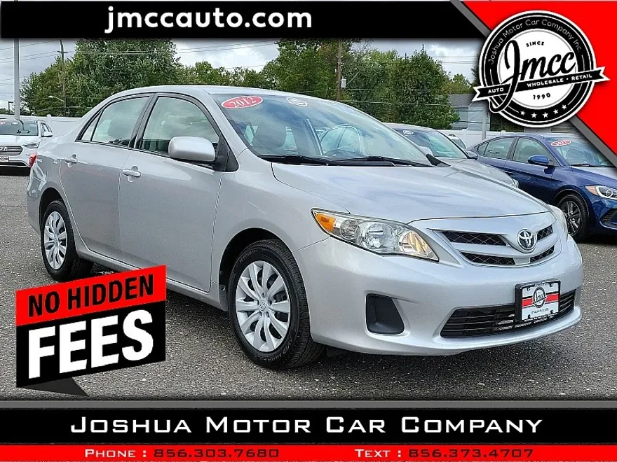 2012 Toyota Corolla LE photo 1