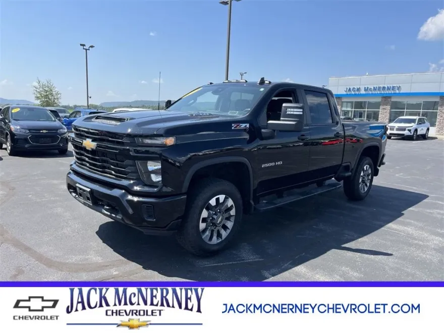 2024 Chevrolet Silverado 2500HD Custom photo 1