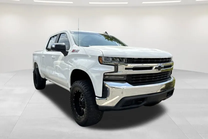 2019 Chevrolet Silverado 1500 LT photo 1