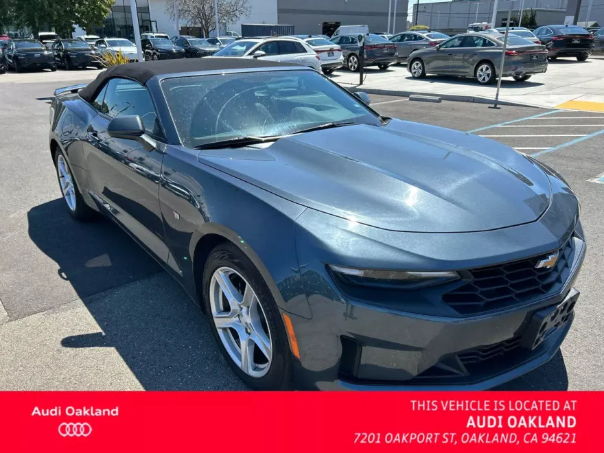 2023 Chevrolet Camaro 1LT photo 1