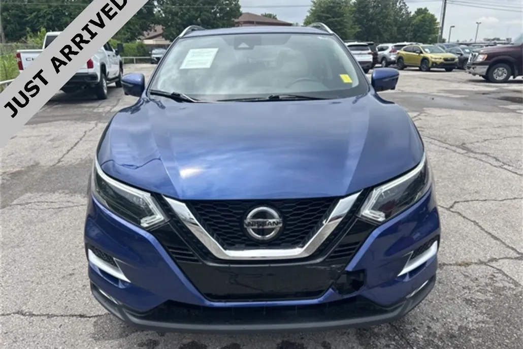2022 Nissan Rogue Sport SL photo 1