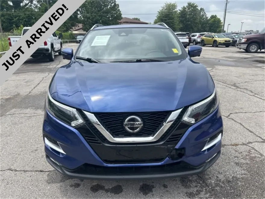 2022 Nissan Rogue Sport SL photo 1
