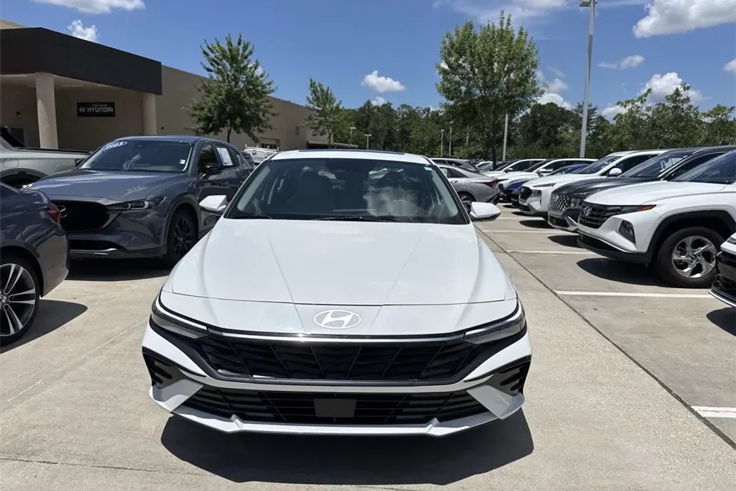 2025 Hyundai Elantra Hybrid Limited photo 1