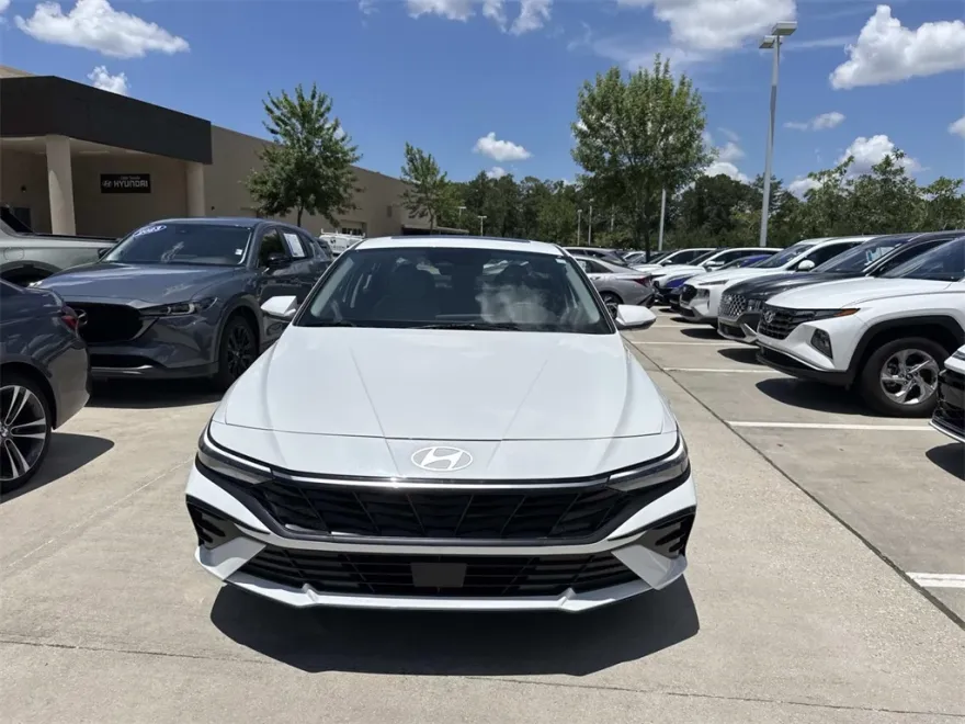 2025 Hyundai Elantra Hybrid Limited photo 1