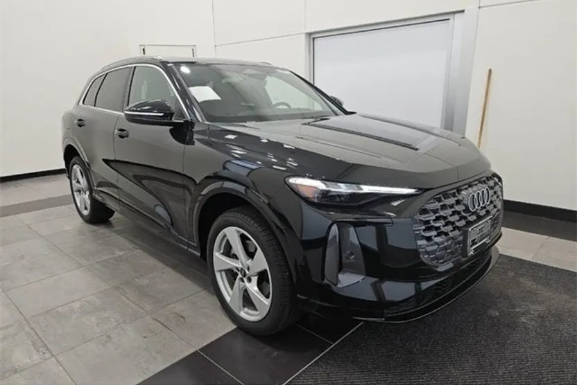 2025 Audi Q5 2.0T Premium Plus photo 1