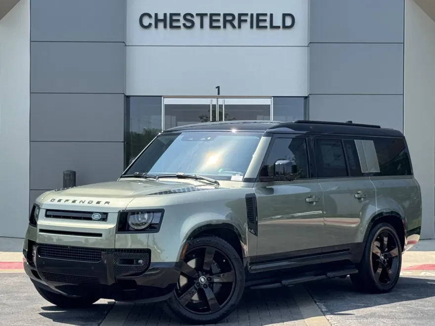 2025 Land Rover Defender 130 X-Dynamic SE photo 1