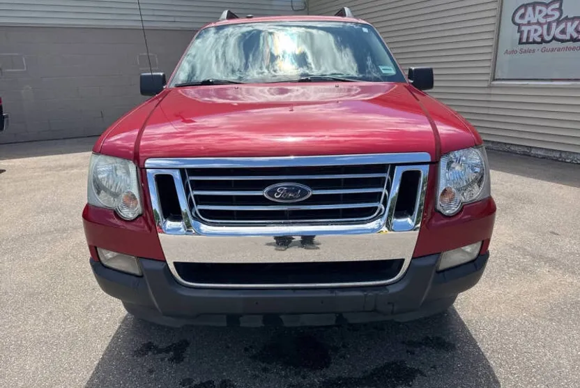 2010 Ford Explorer Sport Trac XLT photo 1