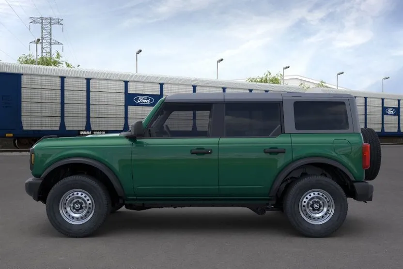 2025 Ford Bronco Base photo 1