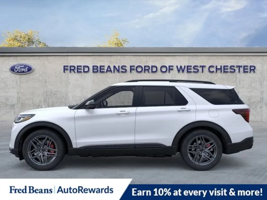 2025 Ford Explorer ST photo 1