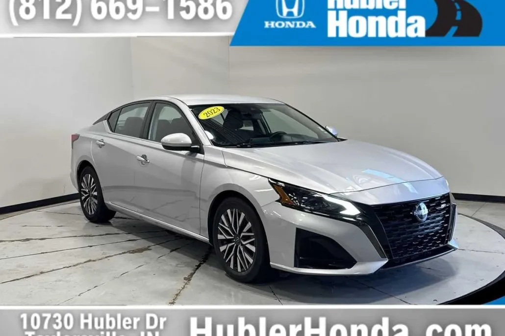 2023 Nissan Altima 2.5 SV photo 1