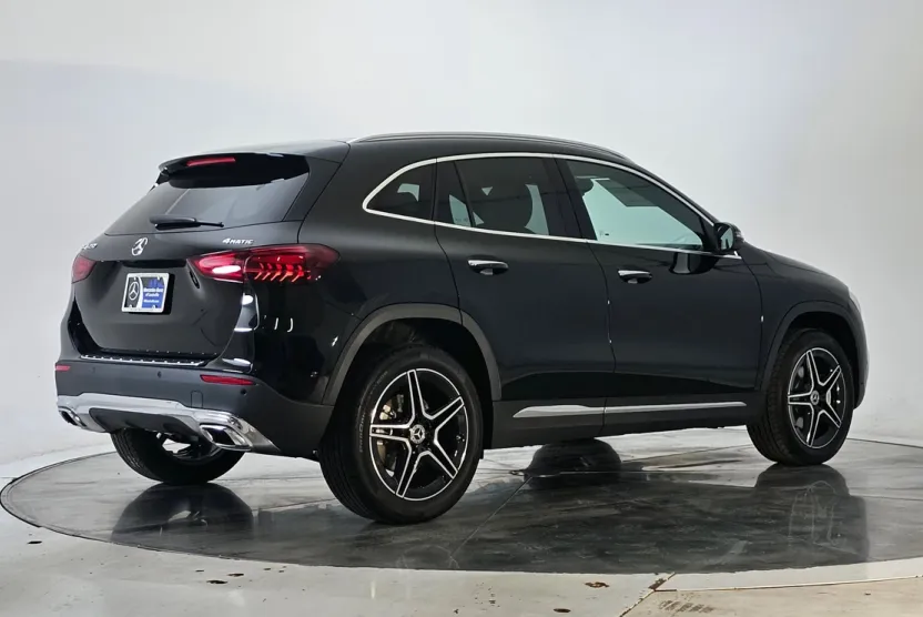 2026 Mercedes Benz GLA 250 4MATIC photo 1
