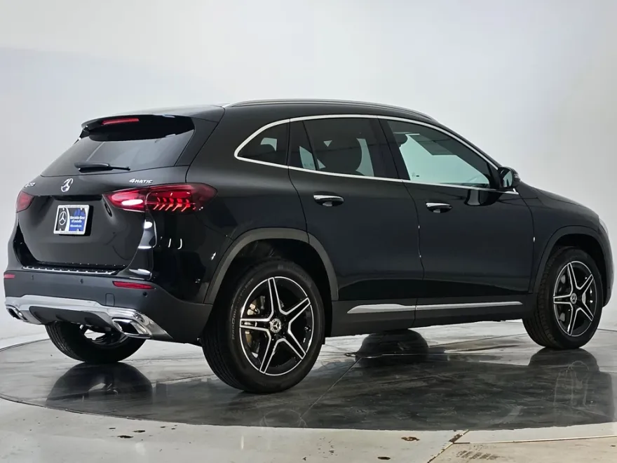 2026 Mercedes Benz GLA 250 4MATIC photo 1