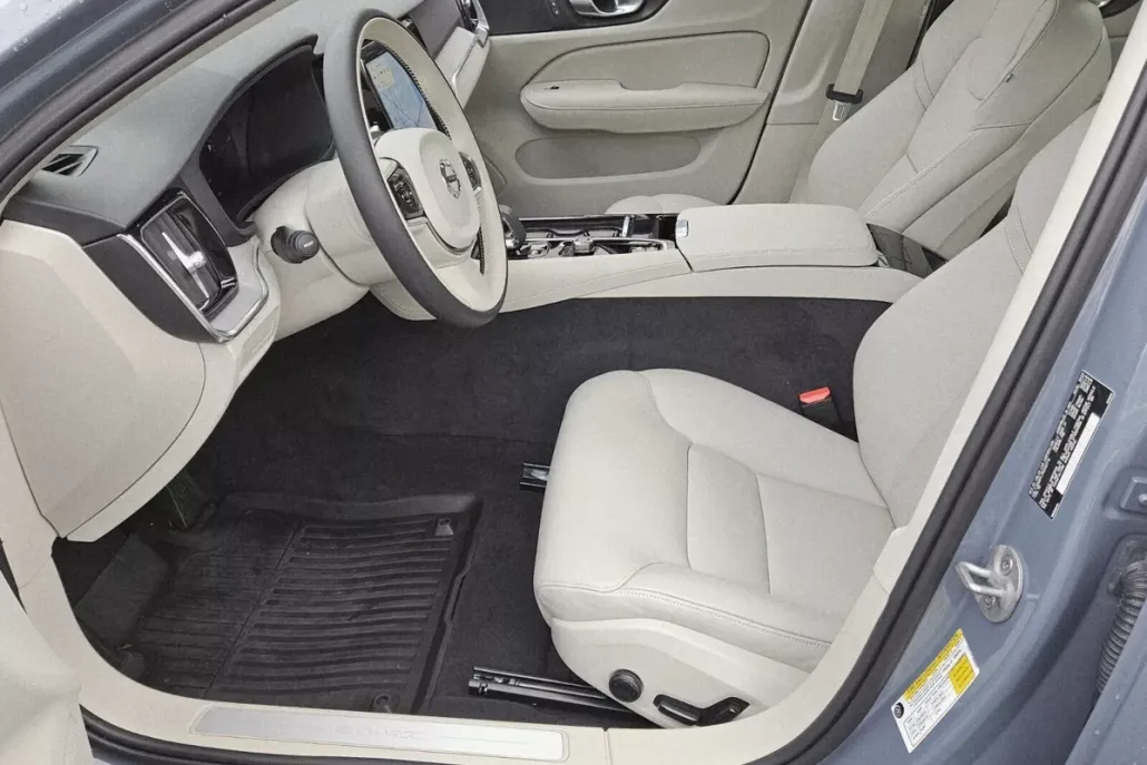 2024 Volvo S60 Recharge T8 Plus photo 1