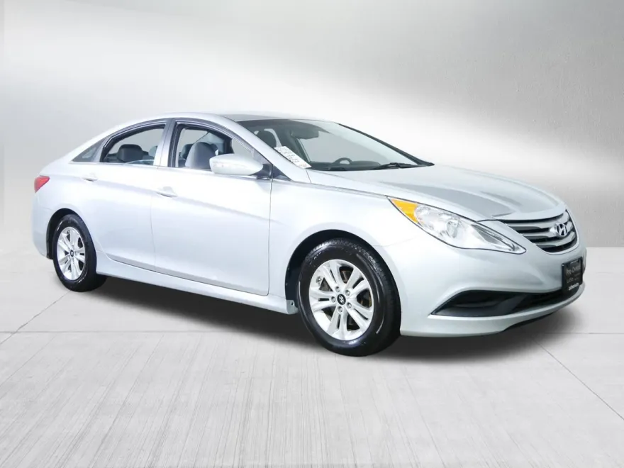 2014 Hyundai Sonata GLS photo 1