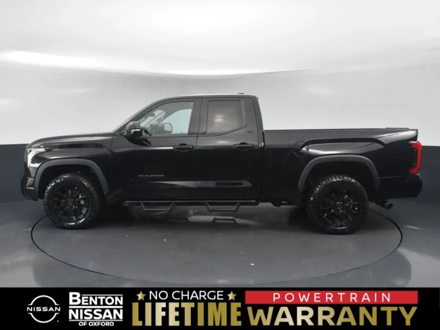 2023 Toyota Tundra SR5 photo 1