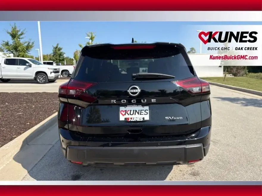 2024 Nissan Rogue SV photo 1