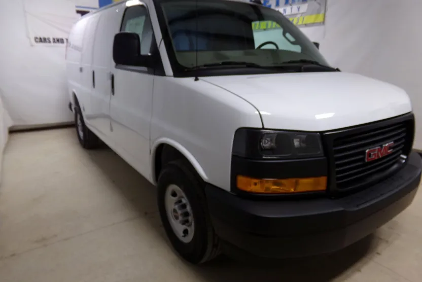 2025 Gmc Savana Cargo 2500 photo 1
